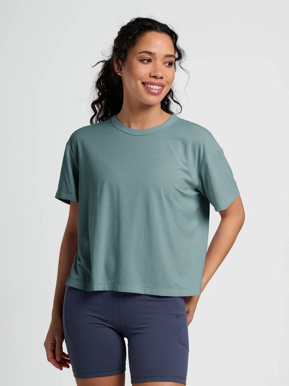 Women's Elevate Lightweight Tee shop-escape-outdoors