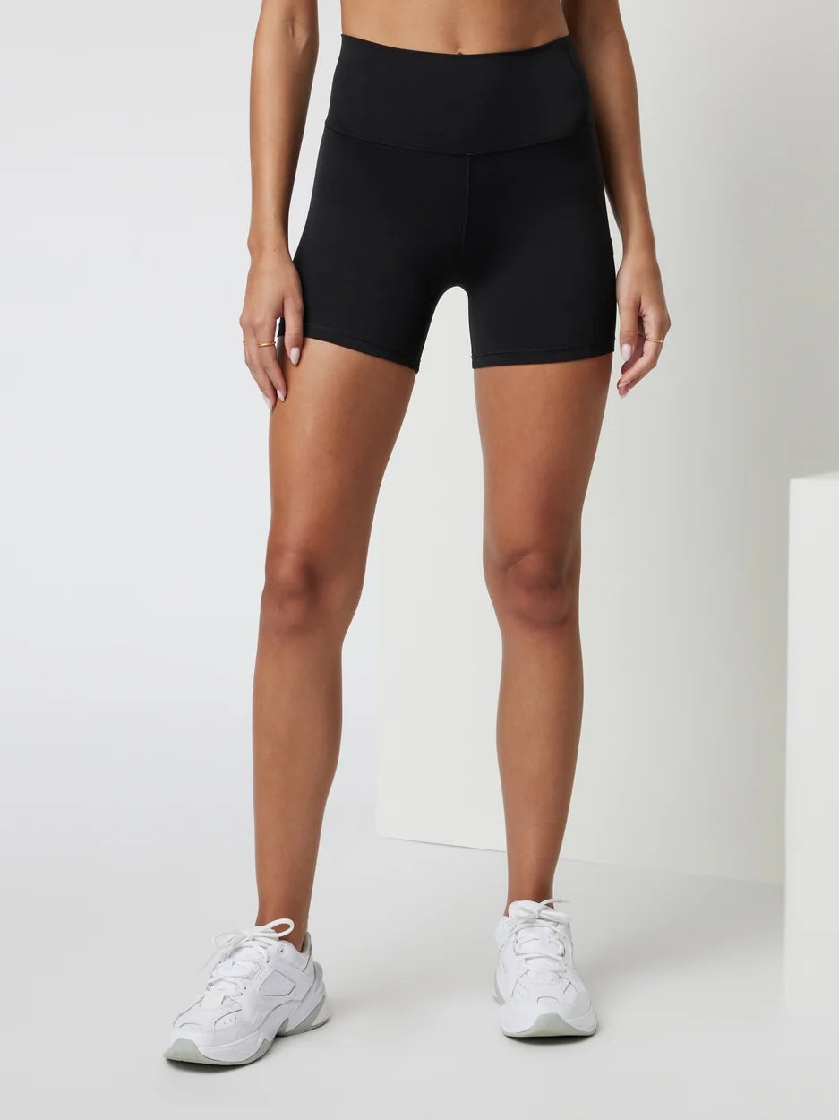 Women's Vuori AllTheFeels™ Short 4" shop-escape-outdoors